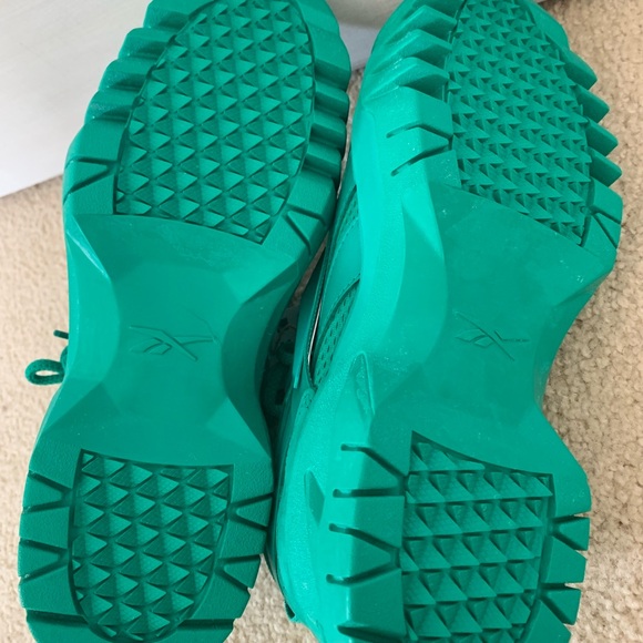 Reebok Club C Cardi B V2 Emerald Green sneakers 7.5 NWT GY7213 - Picture 9 of 9